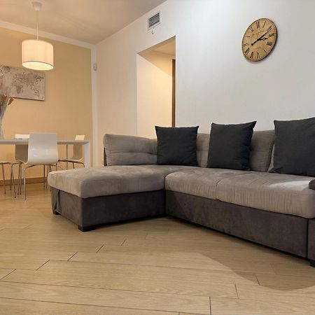 Comecasa Modern Apartment In Historical Centre 阿斯蒂 外观 照片