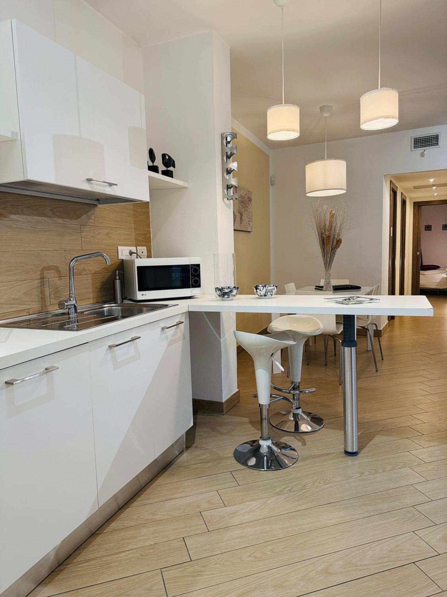 Comecasa Modern Apartment In Historical Centre 阿斯蒂 外观 照片